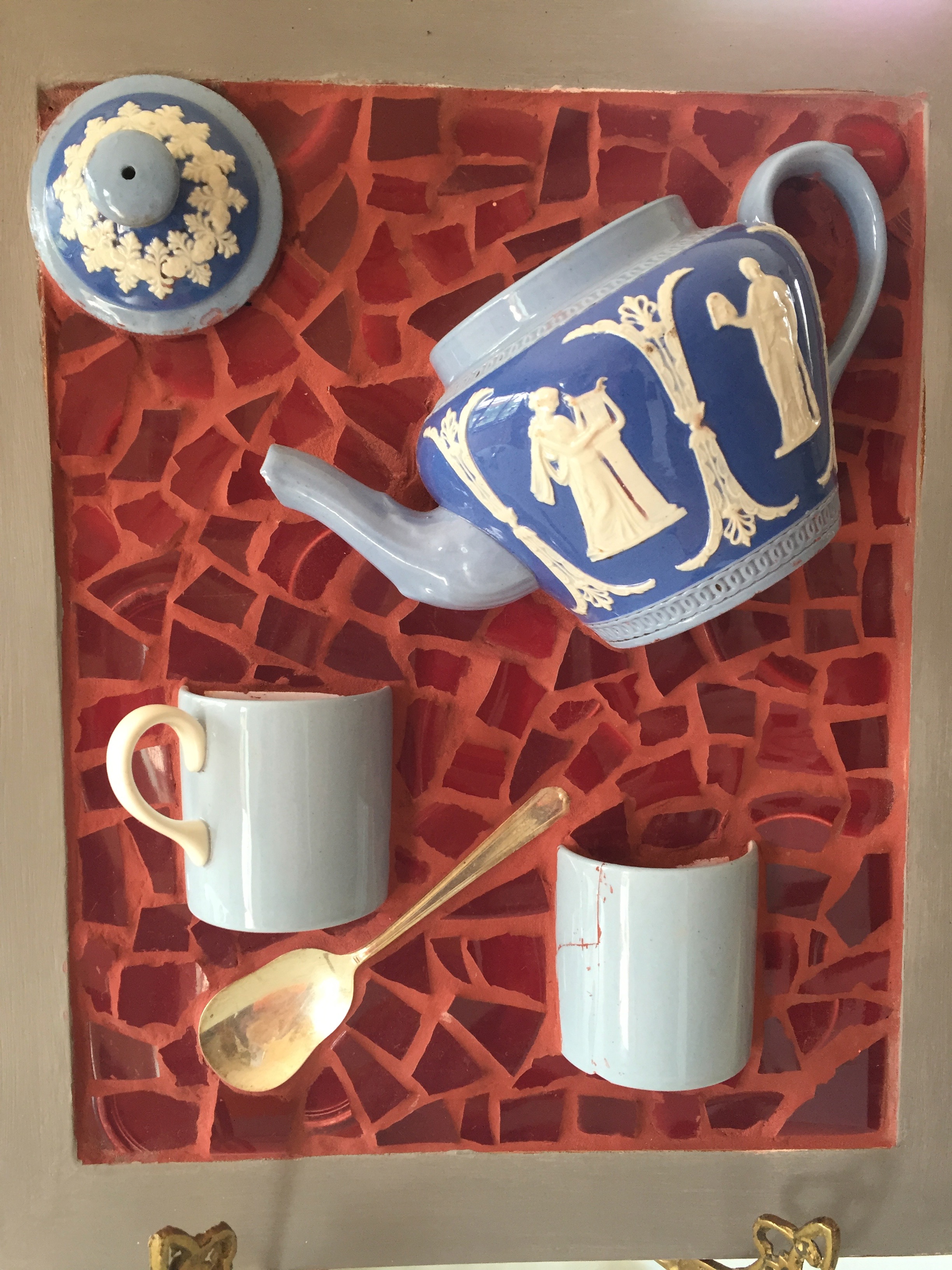 Blue/white teapot, wedgwood cup